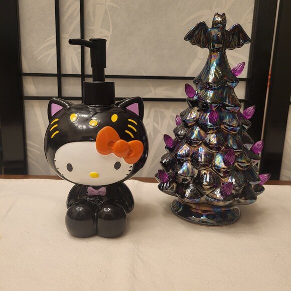 Kawaii Hello Kitty Halloween Black Cat Costume Soap Soap/Lotion Dispenser - NEW - Picture 2 of 5